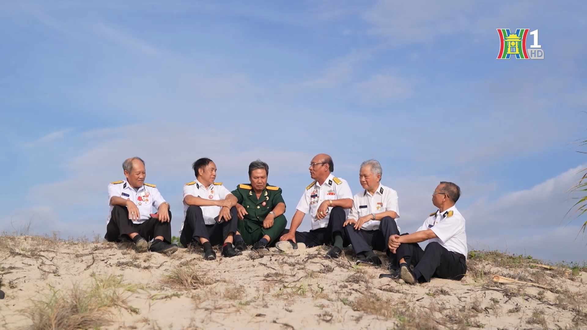 Chuyến tàu hòa bình - hành trình đến những nhà ga ký ức | Phim tài liệu | 30/04/2025